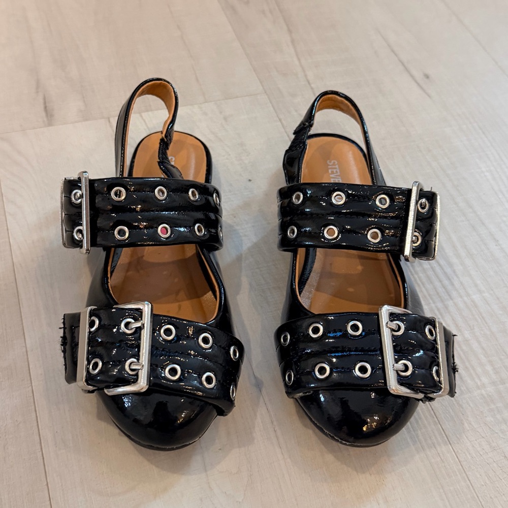 Steve Madden Black Patent Buckle Slingback Sandals